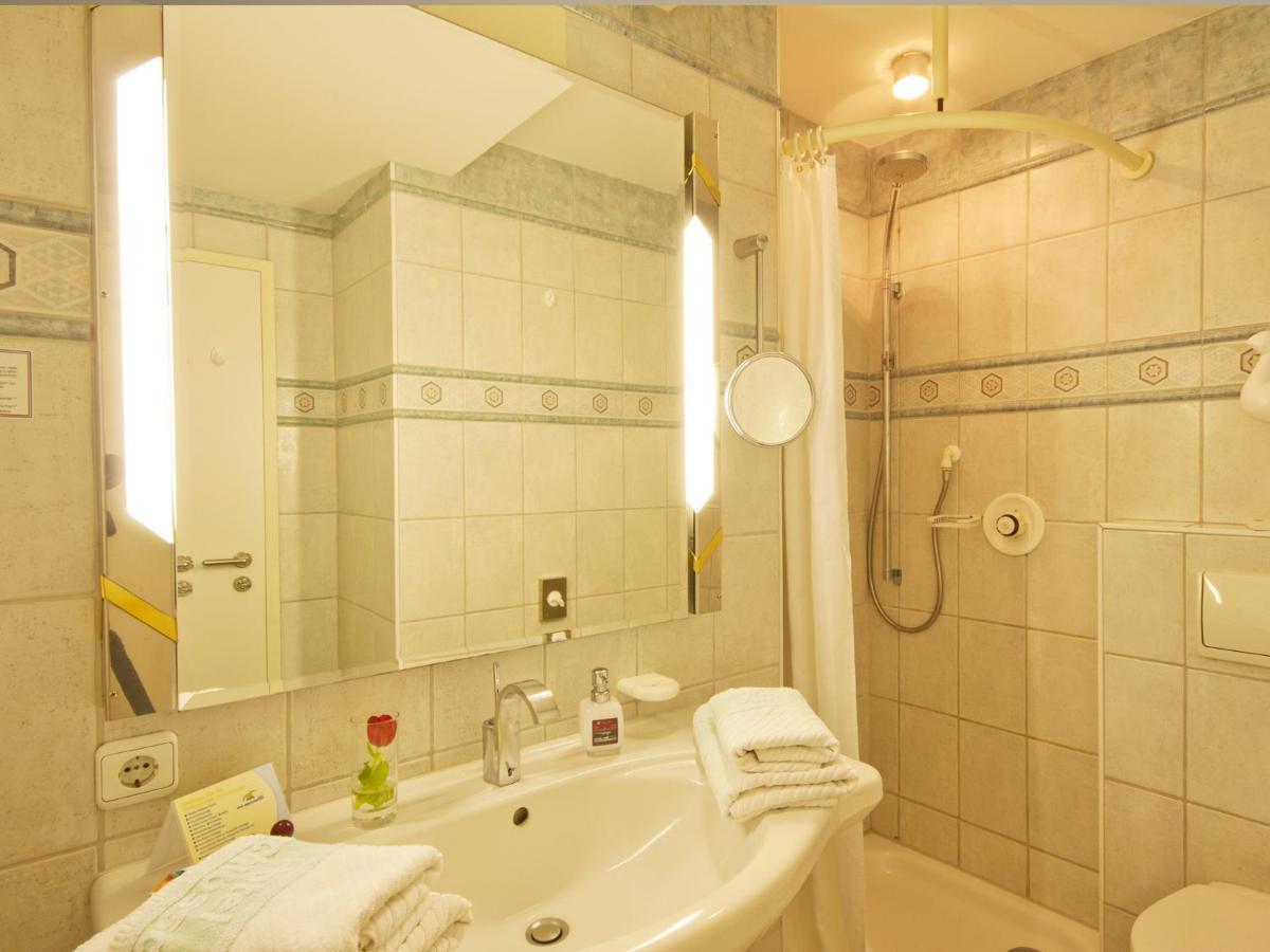 Hotel Seeschloesschen Ховахт Экстерьер фото