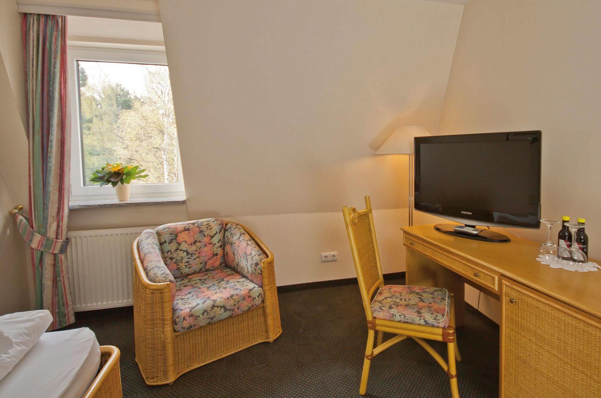 Hotel Seeschloesschen Ховахт Экстерьер фото