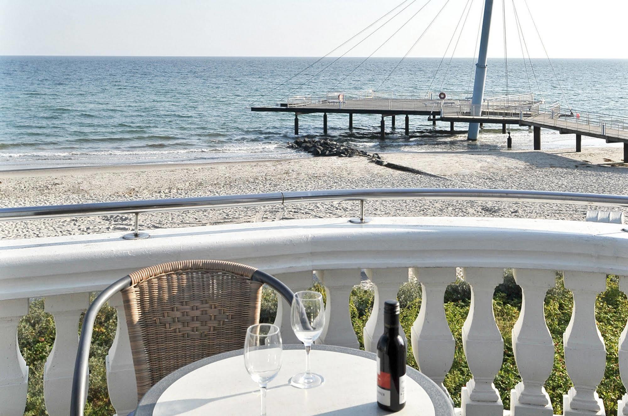 Hotel Seeschloesschen Ховахт Экстерьер фото