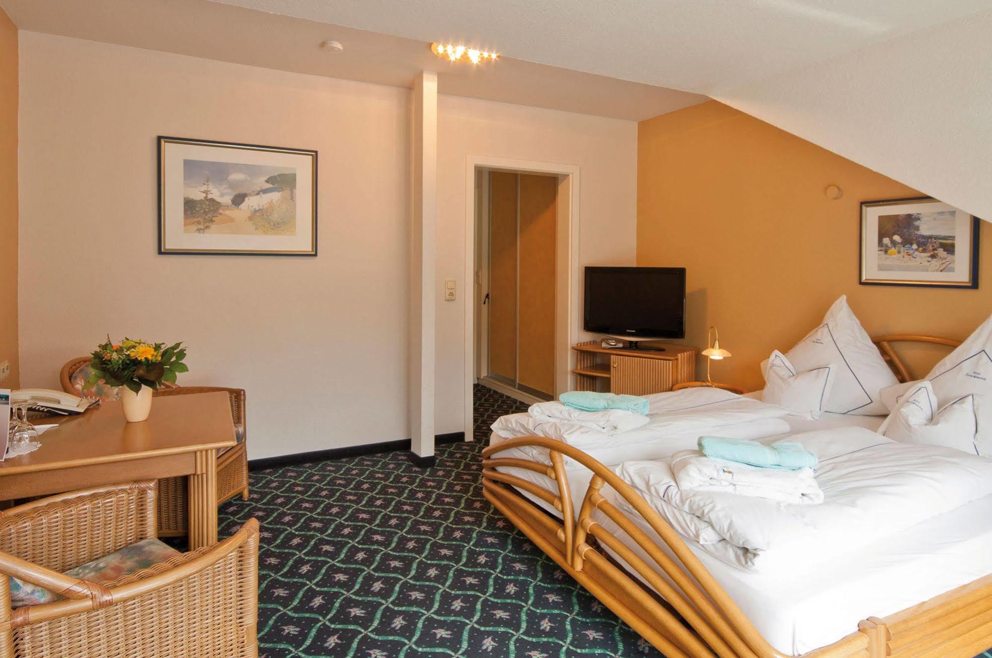 Hotel Seeschloesschen Ховахт Экстерьер фото